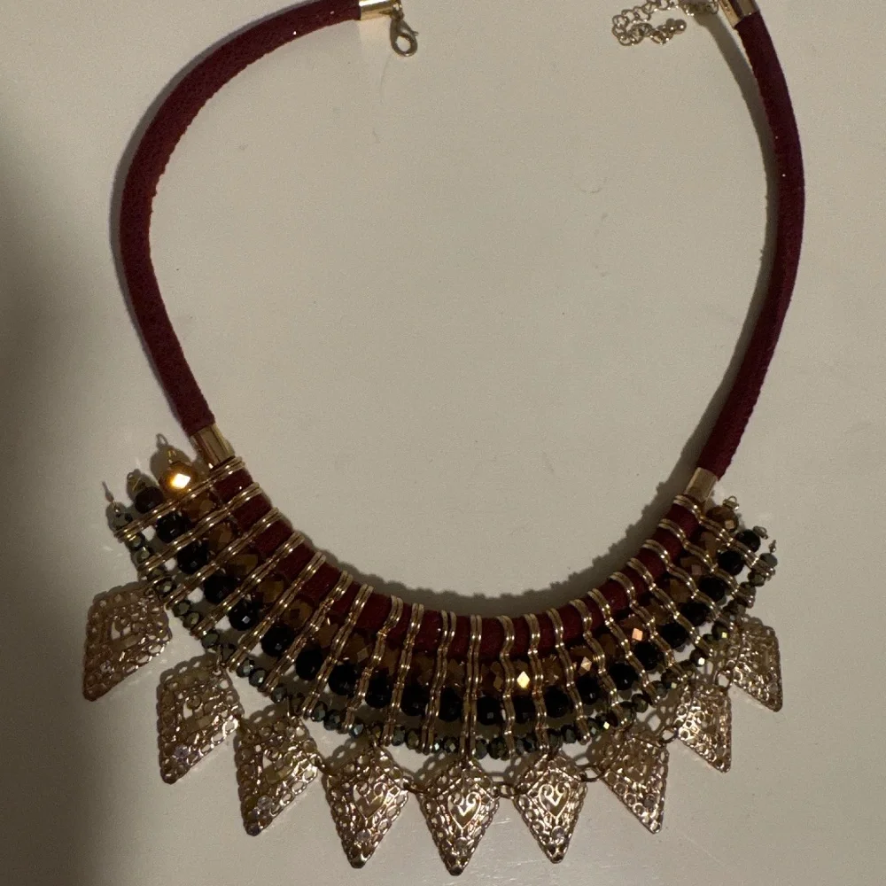 Necklace - Picture 1 of 1